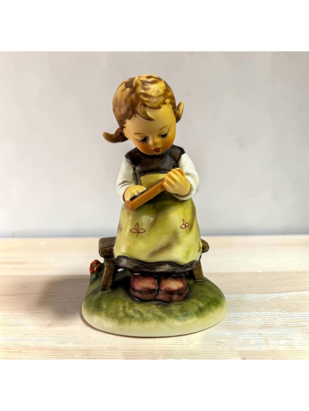 Hummel "Busy Student" 4.5" Tall Vintage Collectible Figurine By Goebel 1990s
